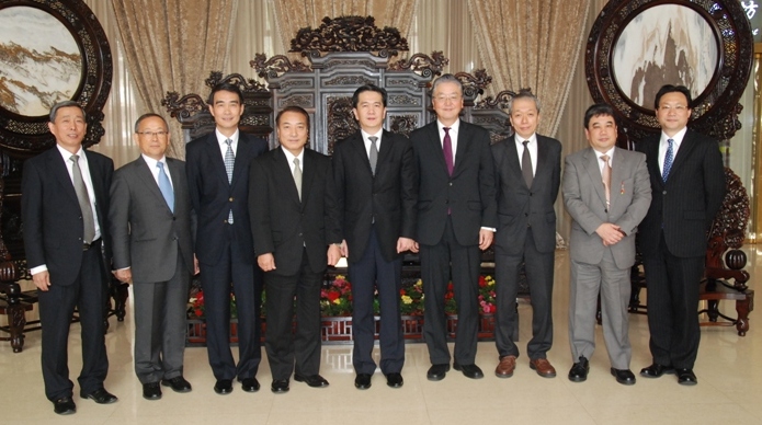 市商務(wù)委領(lǐng)導(dǎo)會見帝伯愛爾董事長一行